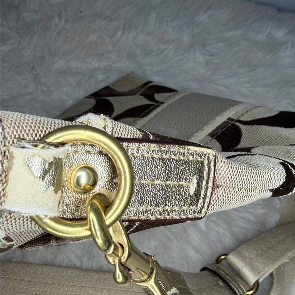 Coach tay and Brown Crossbody bag some rubbing on zipper pull gold tassel - Picture 15 of 15